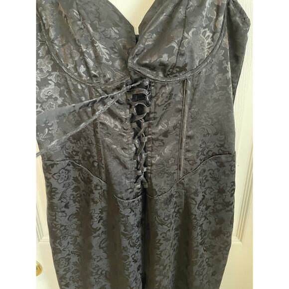 PrettyLittleThing Black Jacquard Satin Lace Up Corset Jumpsuit Size 12 Romantic - Picture 5 of 12